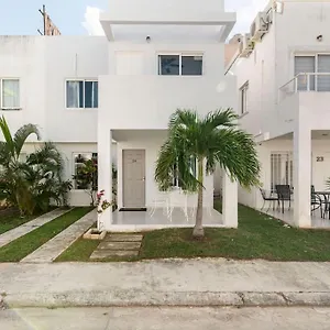 Micro Perfect For Backpackers, Couples, 3 Min Drive To Playa El Nino Cancun
